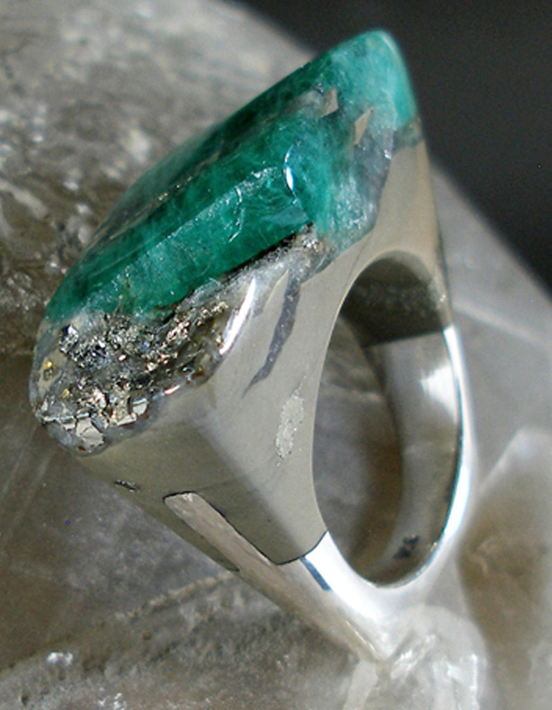 Emerald Ring, Piety, Jewelry, Pasionae, Art Urbane