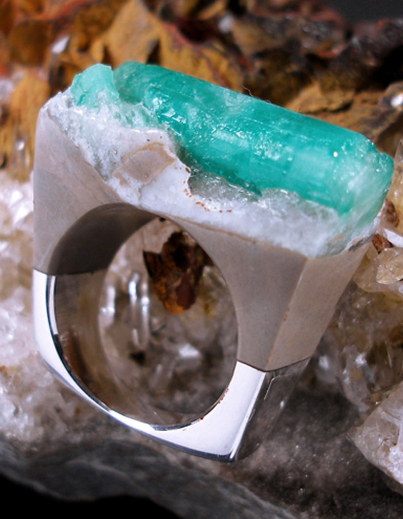 Emerald Ring, White Delight, Jewelry, Pasionae, Art Urbane