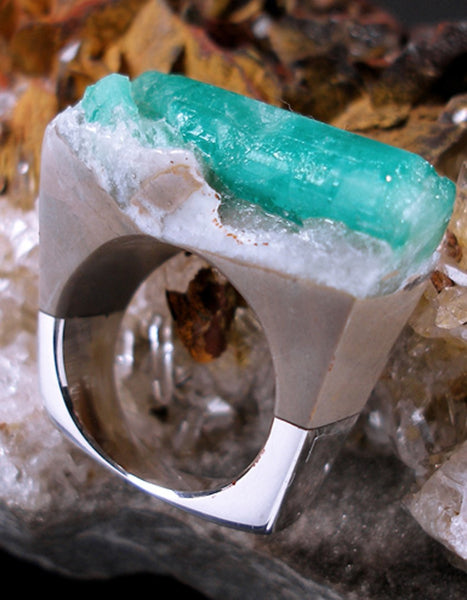 Emerald Ring, White Delight, Jewelry, Pasionae, Art Urbane